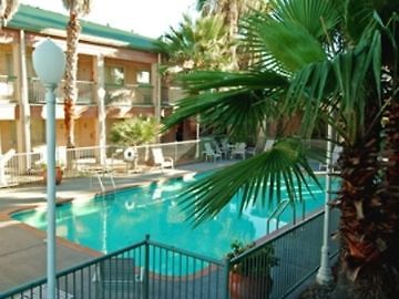 Econo Lodge Inn And Suites Eagle Pass Buitenkant foto