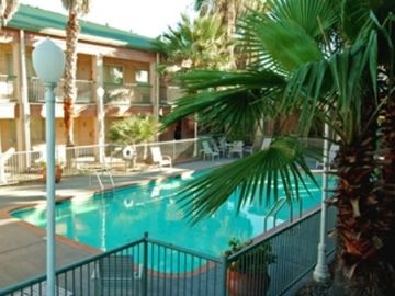 Econo Lodge Inn And Suites Eagle Pass Buitenkant foto